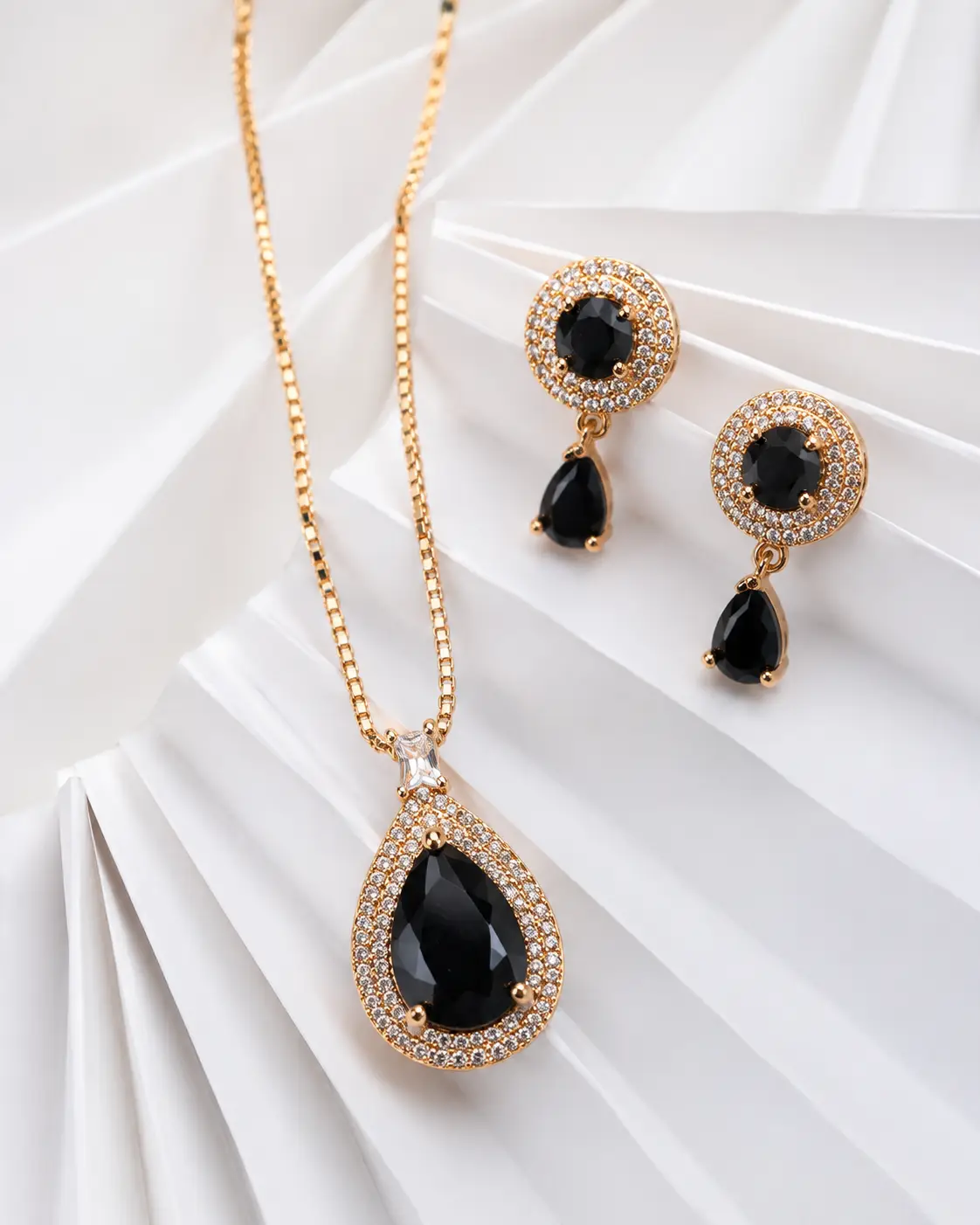 Y3 Black Stone Teardrop Jewellery Set - Image 1